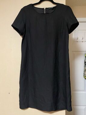 Dynamite Black Short Sleeve Shift Dress